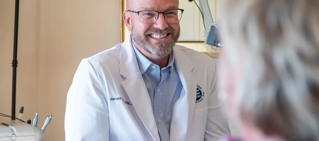 Dr. Gray explaining the difference between a root canal and an Apicoemctomy